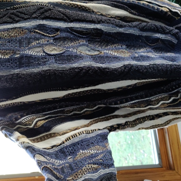 Men's Sweater, Size 1x. - Picture 4 of 4